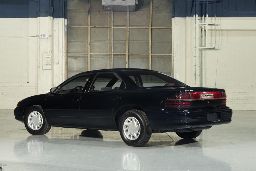  Dodge Intrepid (HDH-41) 1993 года  (фото 2 из 5)